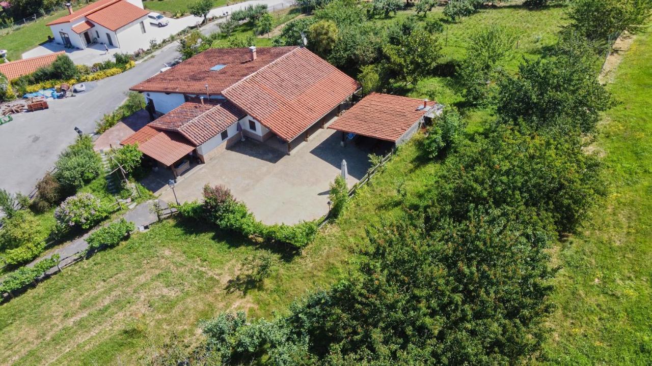 Garai Etxea, En La Montana Holiday home *